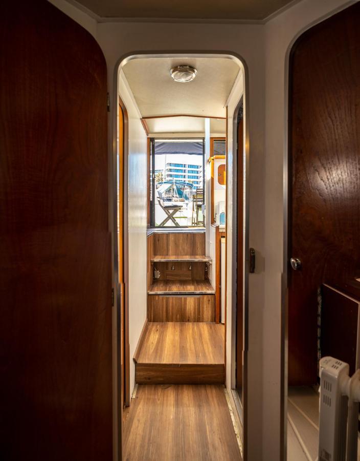 Spacious And Charming Boat In Port Forum Hotel Sant Adria de Besos Exterior foto